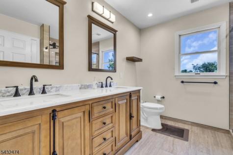 4 Harman Court Hillsborough NJ 08844