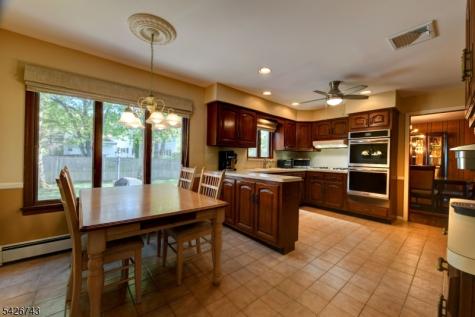25 Debbie Court Wayne NJ 07470