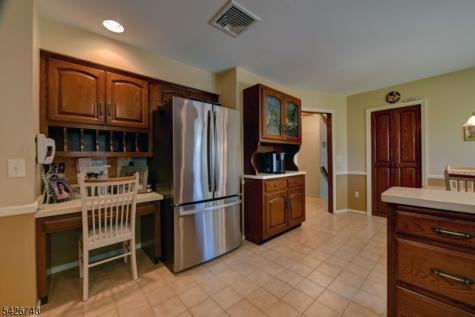 25 Debbie Court Wayne NJ 07470