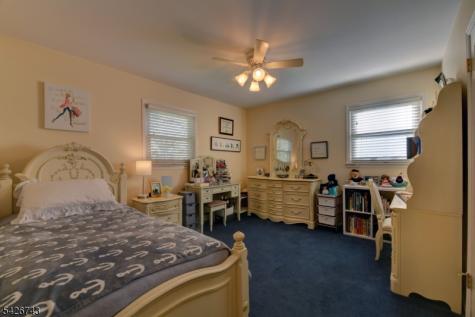 25 Debbie Court Wayne NJ 07470