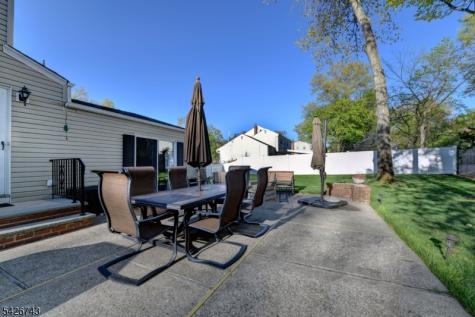 25 Debbie Court Wayne NJ 07470