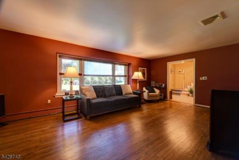 25 Debbie Court Wayne NJ 07470