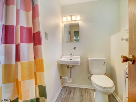 22 Cheshire Terrace West Orange NJ 07052