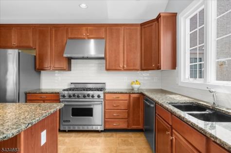 10 Claridge Lane Raritan NJ 08822