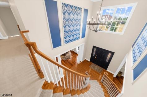 10 Claridge Lane Raritan NJ 08822