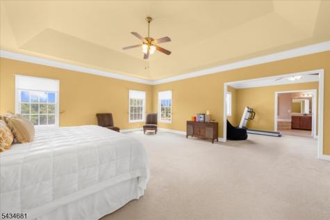 10 Claridge Lane Raritan NJ 08822