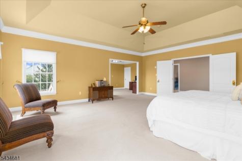 10 Claridge Lane Raritan NJ 08822