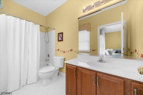 10 Claridge Lane Raritan NJ 08822