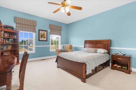 10 Claridge Lane Raritan NJ 08822