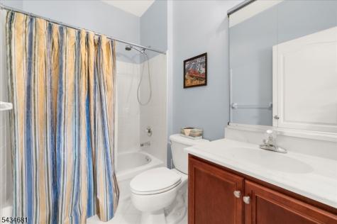 10 Claridge Lane Raritan NJ 08822