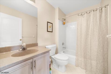 10 Claridge Lane Raritan NJ 08822