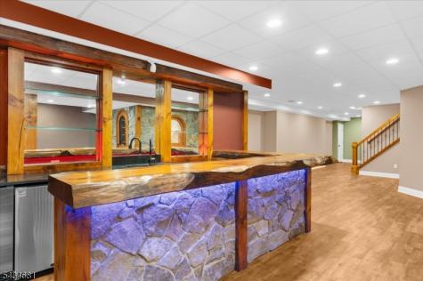 10 Claridge Lane Raritan NJ 08822
