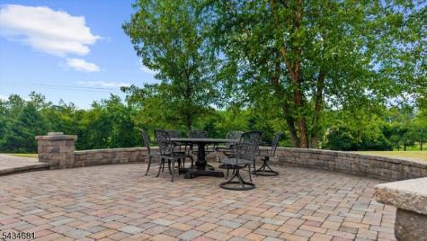 10 Claridge Lane Raritan NJ 08822