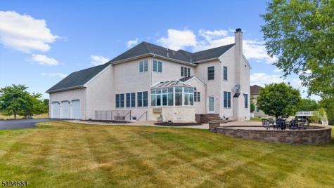 10 Claridge Lane Raritan NJ 08822