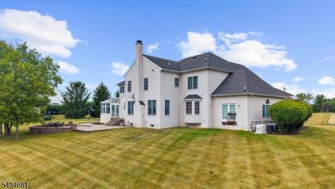 10 Claridge Lane Raritan NJ 08822
