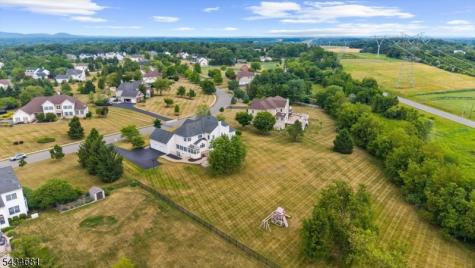 10 Claridge Lane Raritan NJ 08822