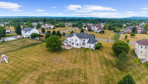 10 Claridge Lane Raritan NJ 08822
