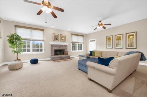 10 Claridge Lane Raritan NJ 08822