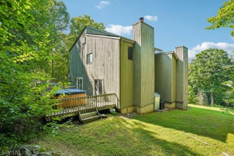 9 Ross Road Byram NJ 07874