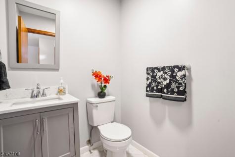 9 Ross Road Byram NJ 07874