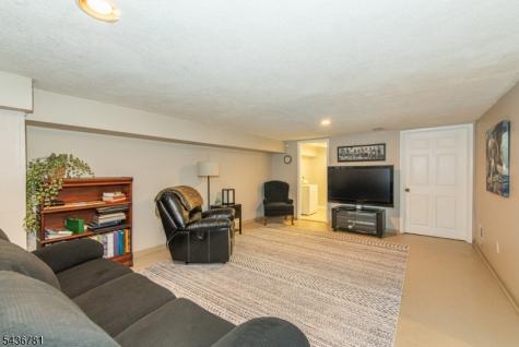 327 Pleasant Hill Road Chester NJ 07836
