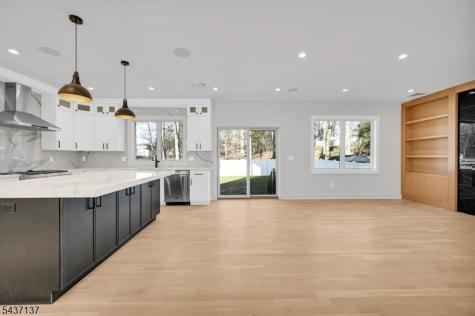 31 Ashwood Drive Livingston NJ 07039