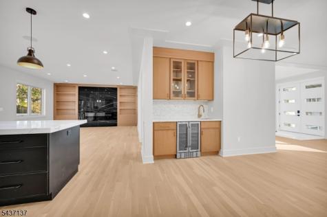 31 Ashwood Drive Livingston NJ 07039