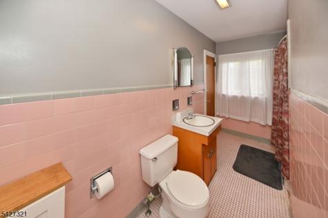 115 Center Street Pompton Lakes NJ 07442