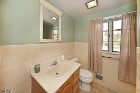 115 Center Street Pompton Lakes NJ 07442