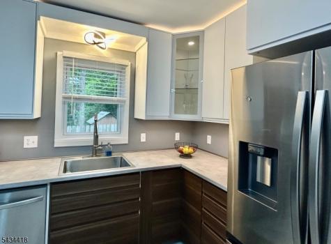 17 Highland Road Bloomingdale NJ 07403