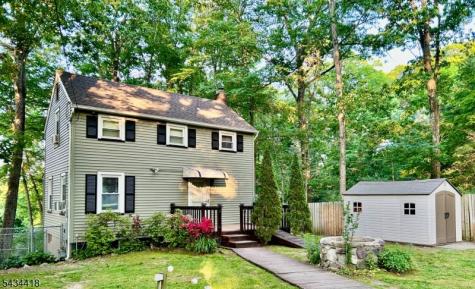17 Highland Road Bloomingdale NJ 07403