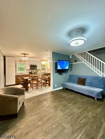 17 Highland Road Bloomingdale NJ 07403