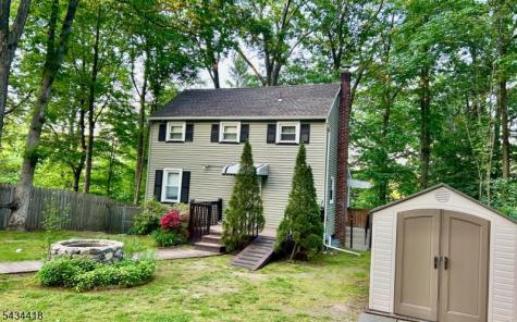 17 Highland Road Bloomingdale NJ 07403