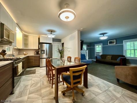17 Highland Road Bloomingdale NJ 07403