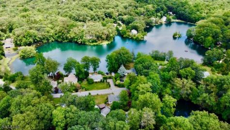 17 Highland Road Bloomingdale NJ 07403