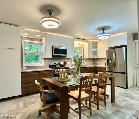 17 Highland Road Bloomingdale NJ 07403