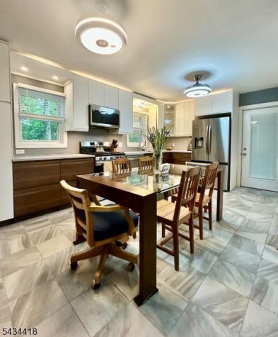 17 Highland Road Bloomingdale NJ 07403