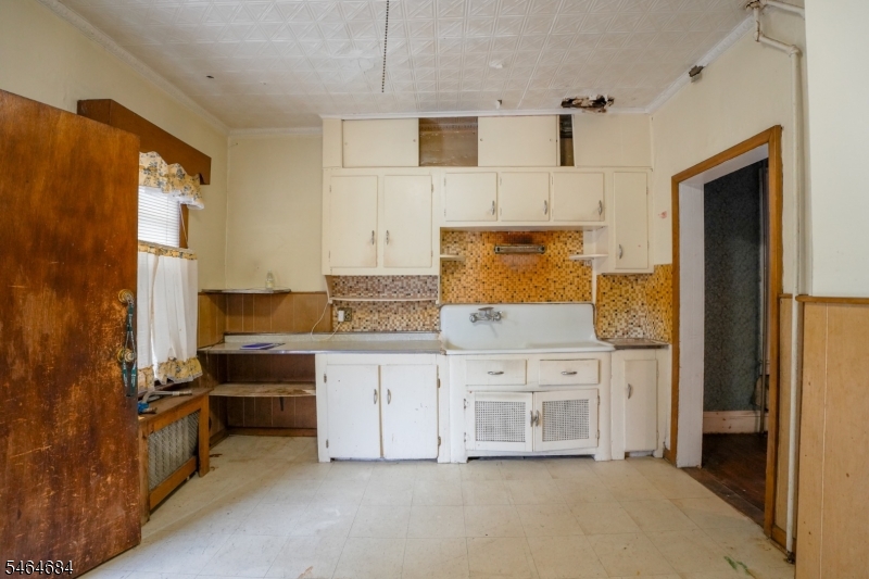 233 N Park Street East Orange NJ 07017