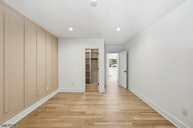 31 Ashwood Drive Livingston NJ 07039