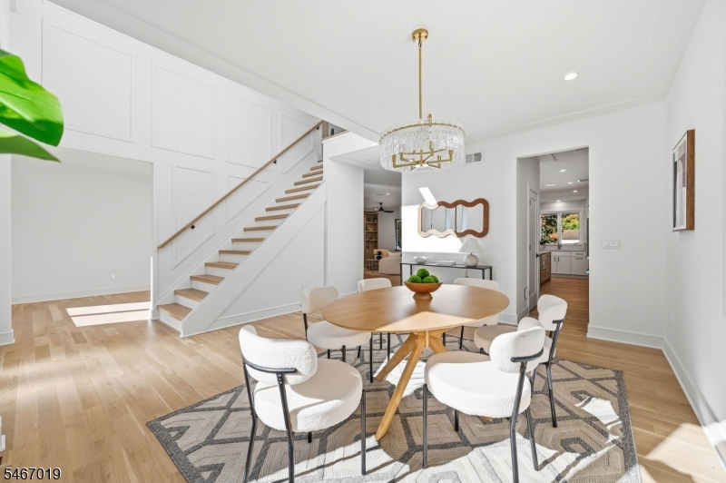 31 Ashwood Drive Livingston NJ 07039