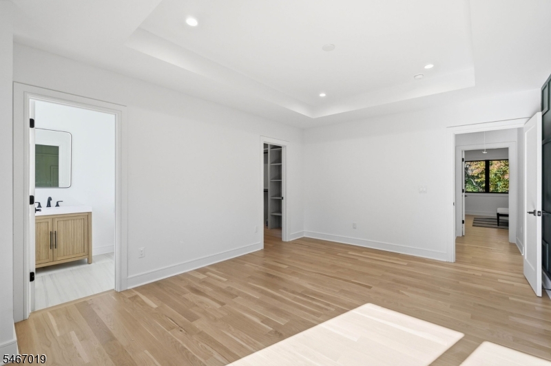 31 Ashwood Drive Livingston NJ 07039