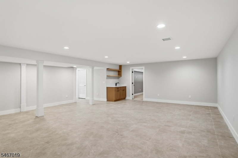 31 Ashwood Drive Livingston NJ 07039