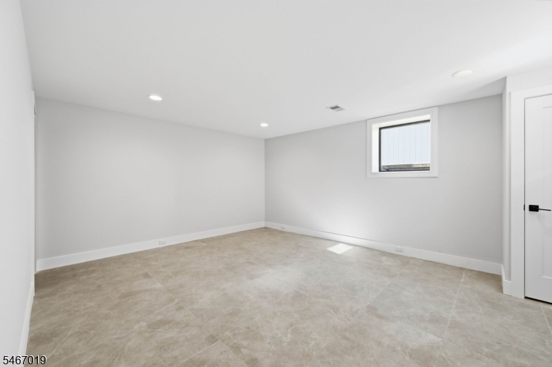 31 Ashwood Drive Livingston NJ 07039