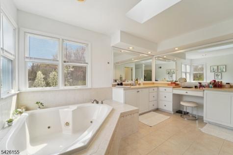 2 Harvest Lane Washington NJ 07853