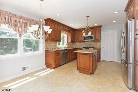 6 Dana Court South Brunswick NJ 08540