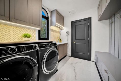 5 Abbington Way Mendham NJ 07945