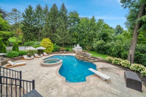 5 Abbington Way Mendham NJ 07945