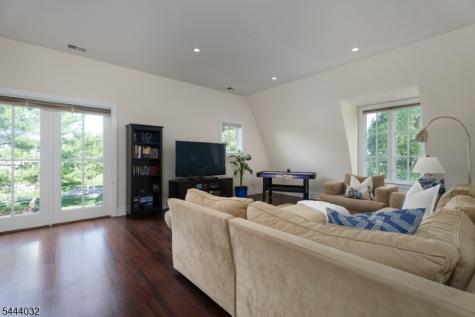 8 Flanders Valley Court Montgomery NJ 08558