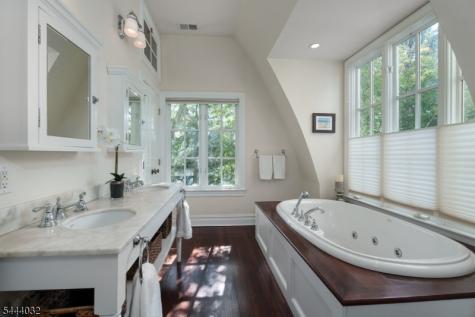 8 Flanders Valley Court Montgomery NJ 08558