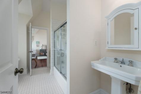 8 Flanders Valley Court Montgomery NJ 08558